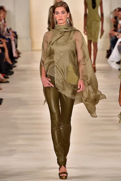 Look 12